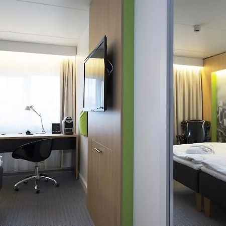 Hotel Thon Airport 4*