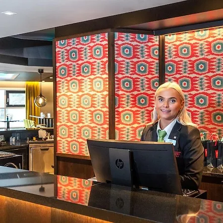 Otel Thon Airport 4*
