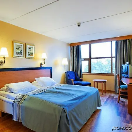 Thon Airport Hotel 4*