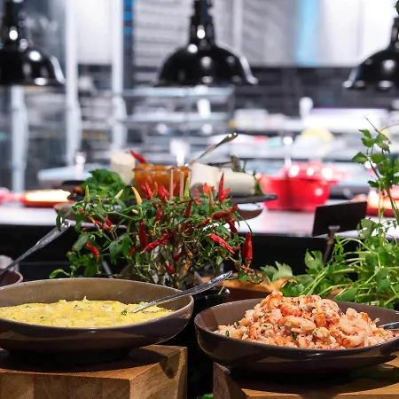 Thon Airport Hotel 4*