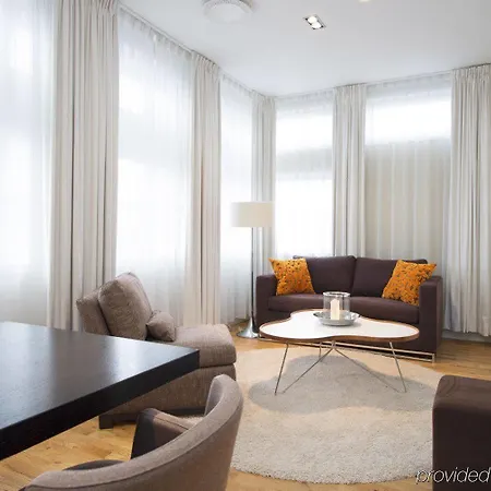 Hotel Thon Airport 4*