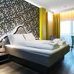 Hotel Thon Airport 4*